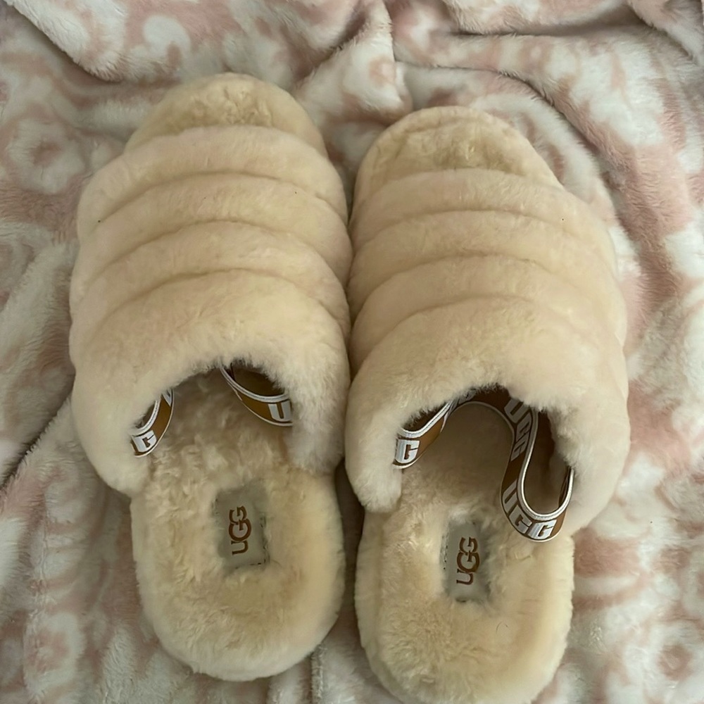 UGG Fluff Yeah slides. Tan, brown and white size 5. - Picture 4 of 5